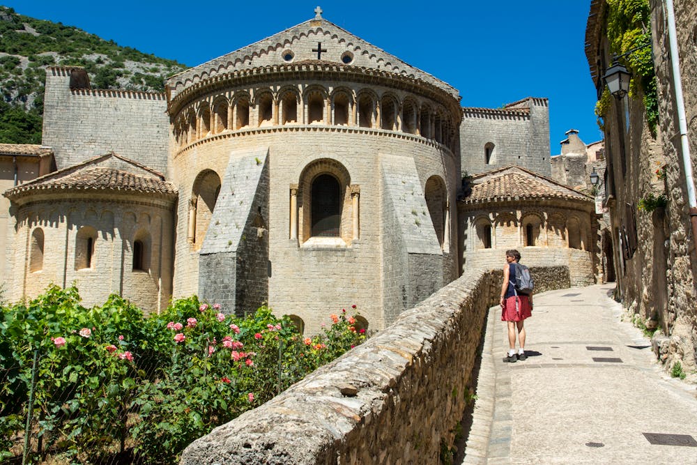 Cosa vedere a Montpellier e dintorni: Saint-Guilhem-le-Désert Cosa vedere a Montpellier e dintorni: Saint-Guilhem-le-Désert