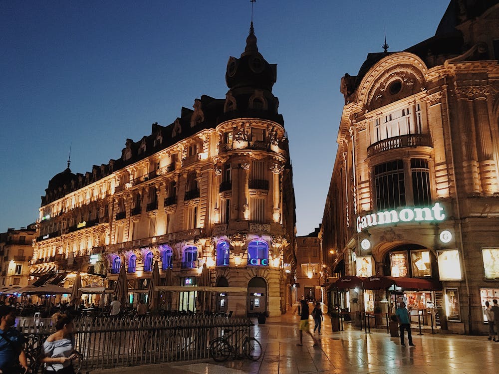 Cosa vedere a Montpellier Francia: Place de la Comédie Cosa vedere a Montpellier Francia: Place de la Comédie